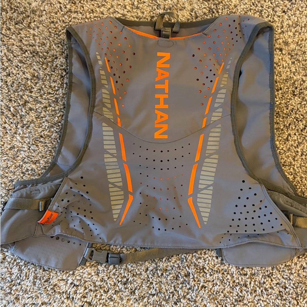 Nathan Running Vest